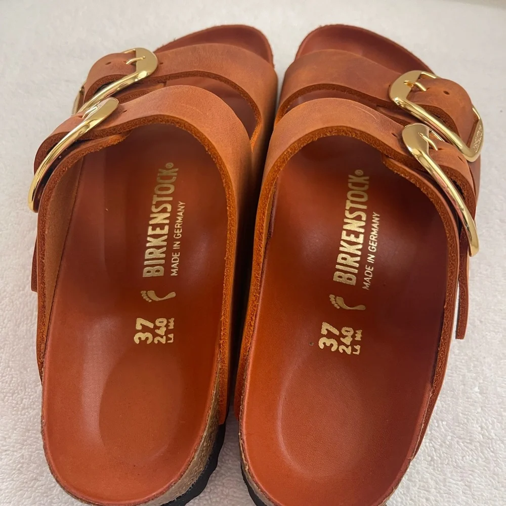 NEW BIRKENSTOCK ARIZONA BIG BUCKLE SLIDE SANDAL
BURNT ORANGE SIZE: 37 US6 - Picture 4 of 10